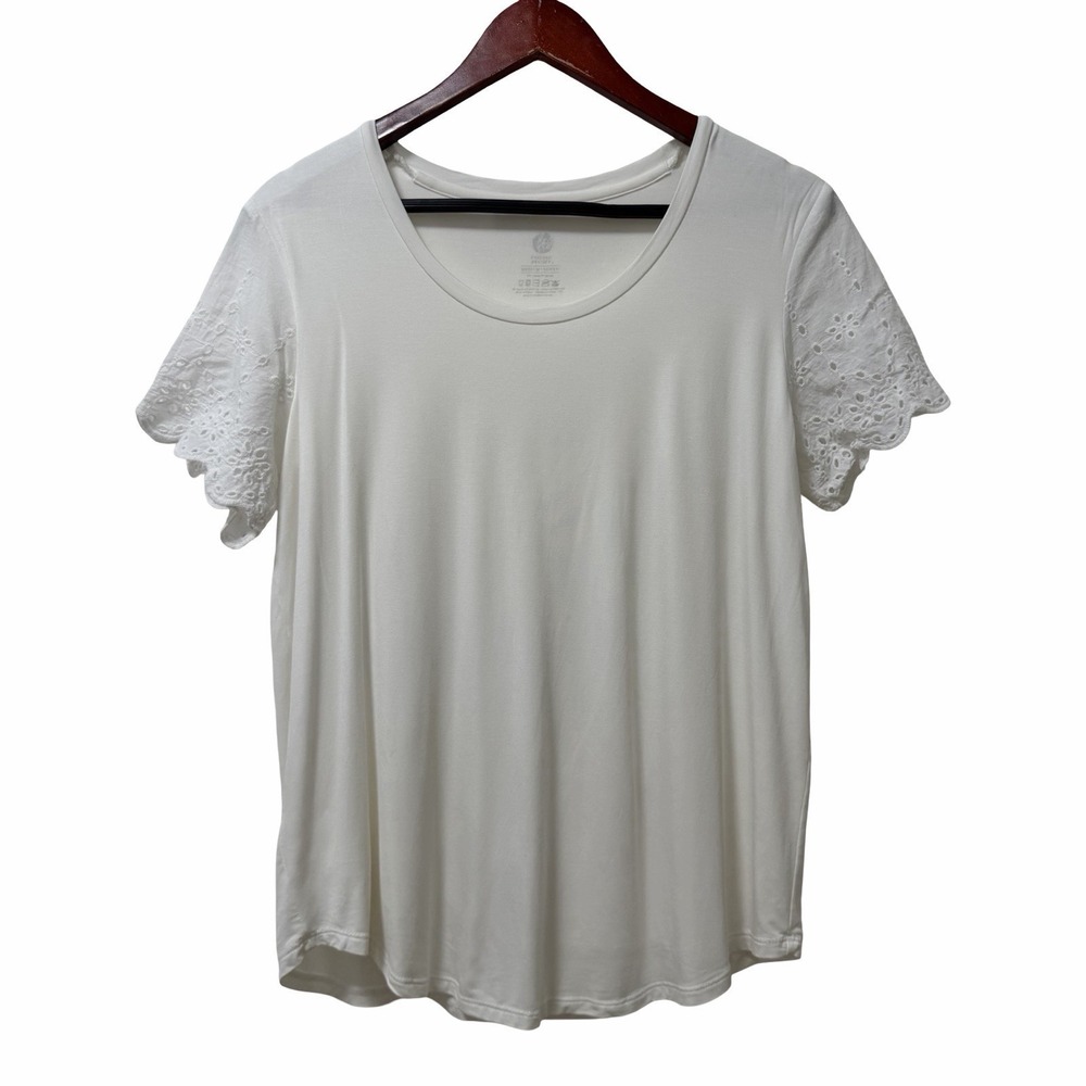 Kindred Bravely Everyday Embroidered Eyelet Maternity Nursing Top Size M White‎